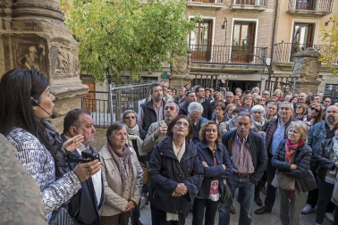 Un centenar de personas participó este sábado en la visita organizada por la Cátedra de Patrimonio y Arte Navarro de la Universidad de Navarra y Diario de Navarra