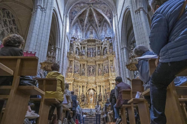 Un centenar de personas participó este sábado en la visita organizada por la Cátedra de Patrimonio y Arte Navarro de la Universidad de Navarra y Diario de Navarra