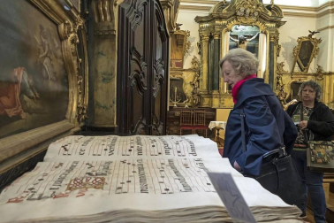 Un centenar de personas participó este sábado en la visita organizada por la Cátedra de Patrimonio y Arte Navarro de la Universidad de Navarra y Diario de Navarra