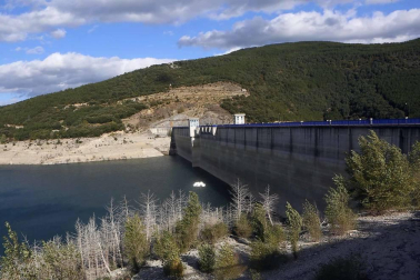 Fotos de los embalses navarros, que se encuentran al 30% de su capacidad