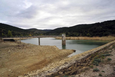 Fotos de los embalses navarros, que se encuentran al 30% de su capacidad