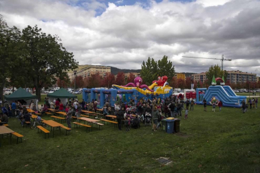 Todas las fotos de la II Estropatada de Pamplona, organizada por la Fundación WOP