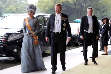 Los Reyes de España, junto a  2.000 invitados con representantes de las diversas monarquías europeas, asistieron a la ceremonia celebrada en el Palacio Imperial de Tokio este martes, 22 de octubre.