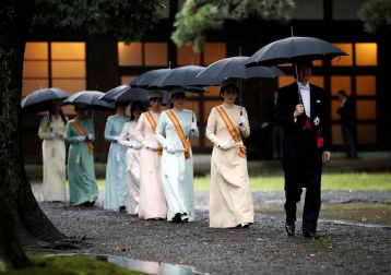 Los Reyes de España, junto a  2.000 invitados con representantes de las diversas monarquías europeas, asistieron a la ceremonia celebrada en el Palacio Imperial de Tokio este martes, 22 de octubre.