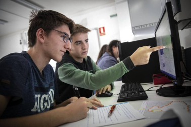 Alumnado del IES Barañáin durante una jornada lectiva.