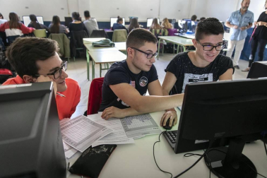 Alumnado del IES Barañáin durante una jornada lectiva.