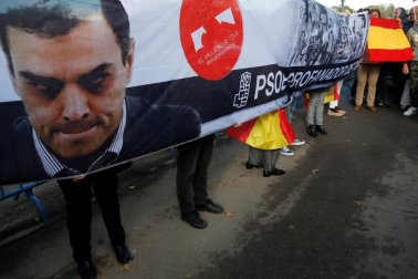 Los restos del dictador Francisco Franco, son trasladados desde el Valle de los Caídos hasta el cementerio de El Pardo Mingorrubio.