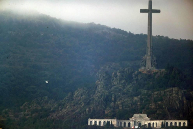 Todas las fotos del día de la exhumación de los restos del dictador del Valle de los Caídos