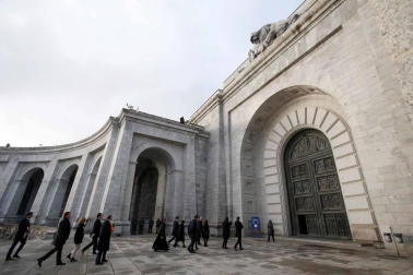 Todas las fotos del día de la exhumación de los restos del dictador del Valle de los Caídos