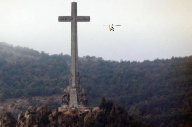 Todas las fotos del día de la exhumación de los restos del dictador del Valle de los Caídos