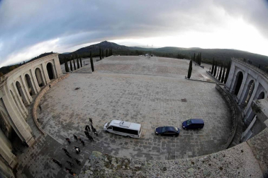 Todas las fotos del día de la exhumación de los restos del dictador del Valle de los Caídos