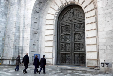 Todas las fotos del día de la exhumación de los restos del dictador del Valle de los Caídos