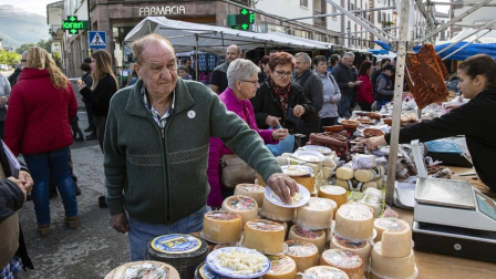 Gana visitantes año tras años con su ganado autóctono y gastronomía.