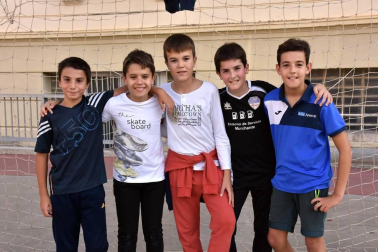 El pasado sábado 19 Tudela fue el escenario de la celebración del 40º aniversario del grupo de montaña y tiempo libre Quetzal. Los participantes disfrutaron de varios juegos, de una paellada, de conciertos y de un café-bingo para cumplir a lo grande.