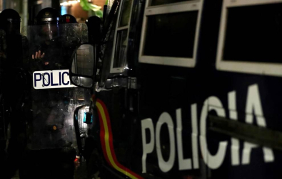Fotos de la concentración convocada por los CDR en Barcelona frente a la Jefatura de la Policía Nacional en la Vía Laietana