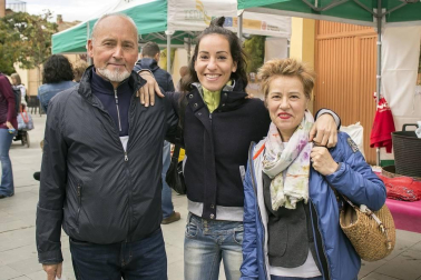 Los vecinos de Mendavia celebraron su Feria de las Denominaciones de Otoño los pasados sábado 19 y domingo 20 de octubre. La primera jornada de la feria comenzó con una concentración de toros de fuego que dio paso a diversas actividades como una visita a la localidad en tren turístico o una degustación de productos con denominación: pimientos, vinos, cava y aceite.