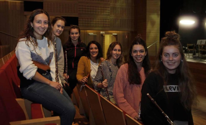 La banda de música de Lesaka goza de gran vitalidad gracias al compromiso y dedicación de sus 52 miembros y a la afición de un pueblo que llena la plaza cada vez que actúan