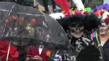 México se disfraza de muerte días antes del Día de los Muertos