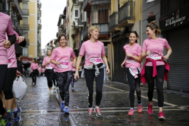 Imágenes de la carrera solidaria contra el cáncer de mama organizada por Saray.