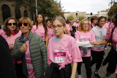 Imágenes de la carrera solidaria contra el cáncer de mama organizada por Saray.