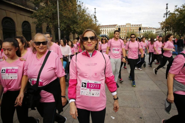 Imágenes de la carrera solidaria contra el cáncer de mama organizada por Saray.