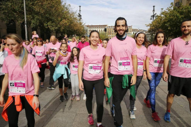 Imágenes de la carrera solidaria contra el cáncer de mama organizada por Saray.