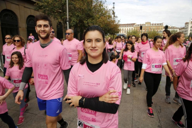Imágenes de la carrera solidaria contra el cáncer de mama organizada por Saray.