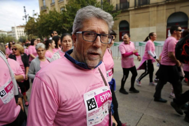 Imágenes de la carrera solidaria contra el cáncer de mama organizada por Saray.