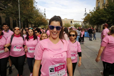 Imágenes de la carrera solidaria contra el cáncer de mama organizada por Saray.