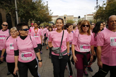 Imágenes de la carrera solidaria contra el cáncer de mama organizada por Saray.