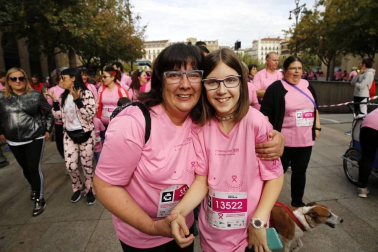 Imágenes de la carrera solidaria contra el cáncer de mama organizada por Saray.