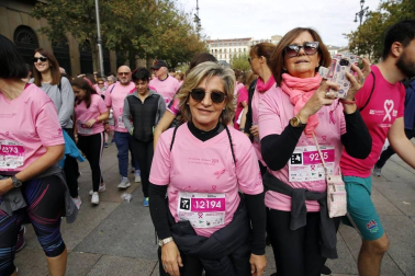 Imágenes de la carrera solidaria contra el cáncer de mama organizada por Saray.