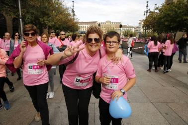 Imágenes de la carrera solidaria contra el cáncer de mama organizada por Saray.