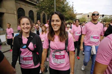 Imágenes de la carrera solidaria contra el cáncer de mama organizada por Saray.