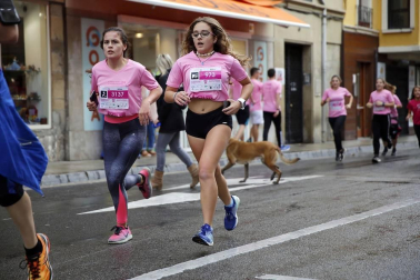 Imágenes de la carrera solidaria contra el cáncer de mama organizada por Saray.