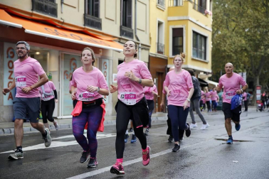 Imágenes de la carrera solidaria contra el cáncer de mama organizada por Saray.