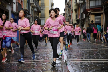 Imágenes de la carrera solidaria contra el cáncer de mama organizada por Saray.