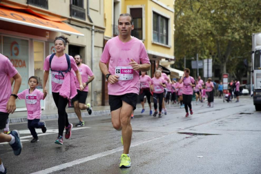 Imágenes de la carrera solidaria contra el cáncer de mama organizada por Saray.