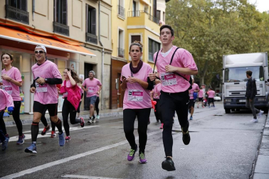 Imágenes de la carrera solidaria contra el cáncer de mama organizada por Saray.
