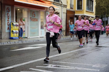 Imágenes de la carrera solidaria contra el cáncer de mama organizada por Saray.