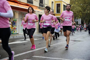 Imágenes de la carrera solidaria contra el cáncer de mama organizada por Saray.
