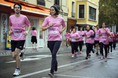 Imágenes de la carrera solidaria contra el cáncer de mama organizada por Saray.