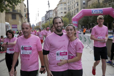 Imágenes de la carrera solidaria contra el cáncer de mama organizada por Saray.