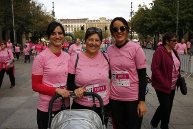 Imágenes de la carrera solidaria contra el cáncer de mama organizada por Saray.