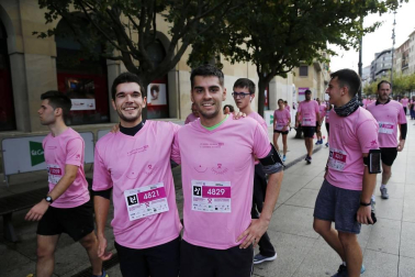 Imágenes de la carrera solidaria contra el cáncer de mama organizada por Saray.