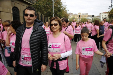 Imágenes de la carrera solidaria contra el cáncer de mama organizada por Saray.