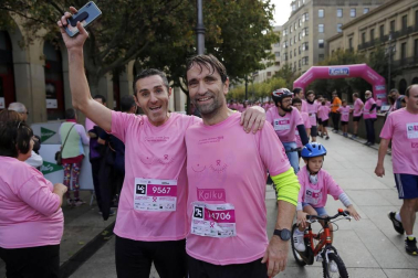 Imágenes de la carrera solidaria contra el cáncer de mama organizada por Saray.