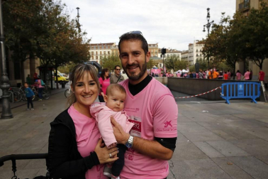 Imágenes de la carrera solidaria contra el cáncer de mama organizada por Saray.