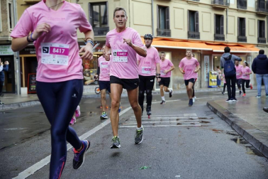 Imágenes de la carrera solidaria contra el cáncer de mama organizada por Saray.