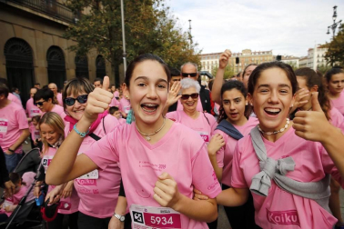 Imágenes de la carrera solidaria contra el cáncer de mama organizada por Saray.